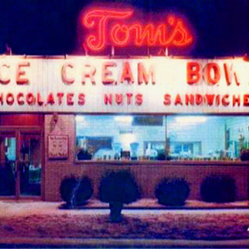 Toms Ice Cream Bowl - Nuts